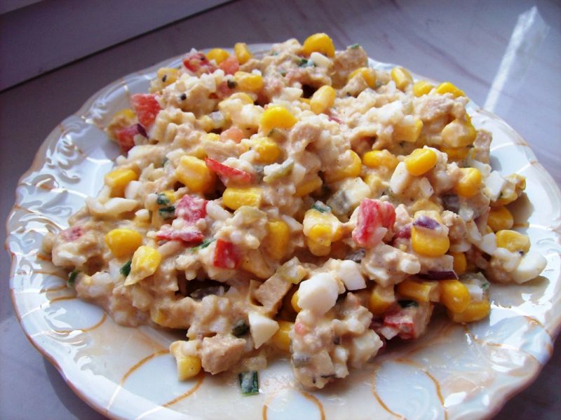 Sałatka z tuńczykiem Sałatka z tuńczykiem