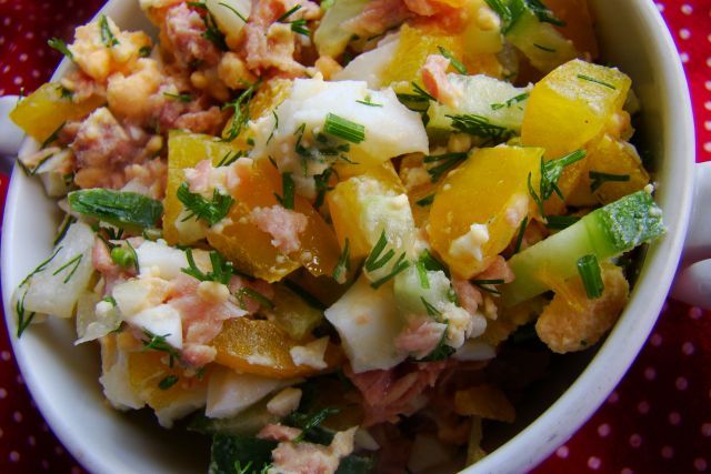 Sałatka z tuńczykiem