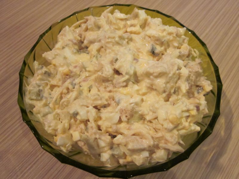 Sałatka z tuńczykiem Sałatka z tuńczykiem