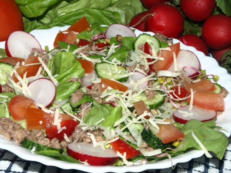 sałatka z tuńczykiem