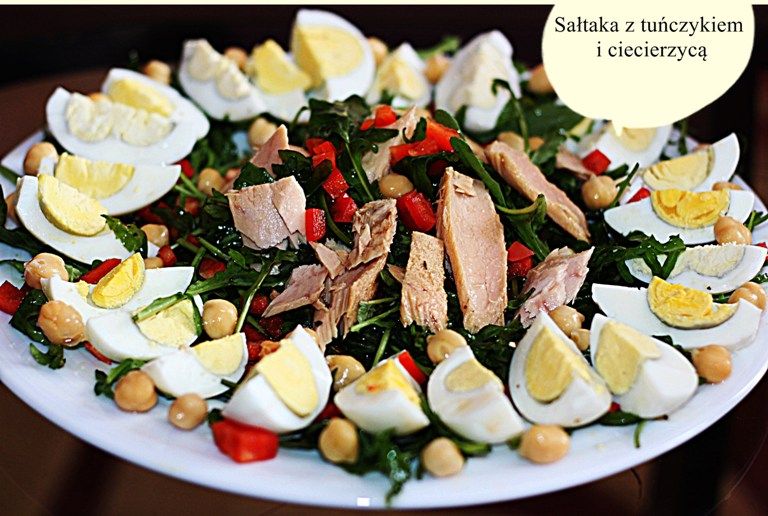 Sałatka z tuńczykiem i ciecierzycą