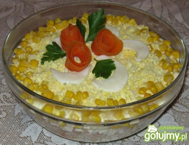 Sałatka z tuńczykiem i jajkiem