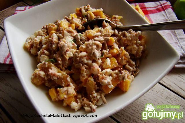 Sałatka z tuńczykiem i słonecznikiem  Sałatka z tuńczykiem i słonecznikiem