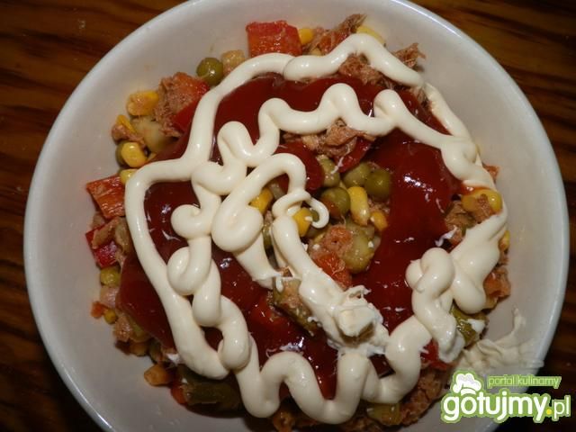 Sałatka z tuńczykiem wg nieuchwytna