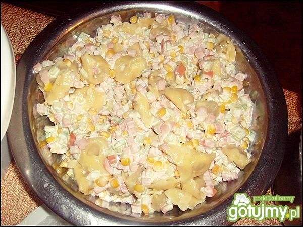 Sałatka z uszkami Sałatka z uszkami