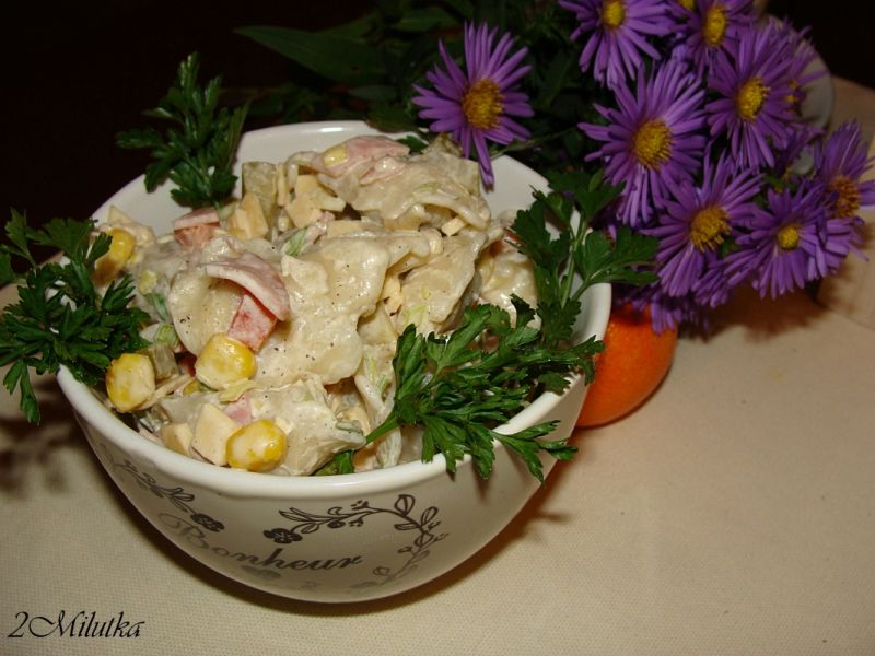 Sałatka z "uszkami"