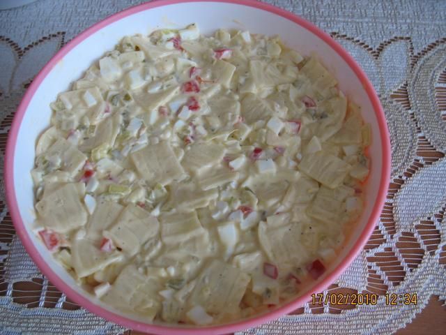 Sałatka z użyciem makaronu łazanki