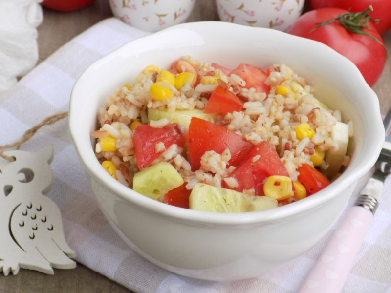 Sałatka z warzyw, ryżu i kaszy