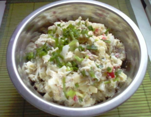 Sałatka z wędzoną rybą Sałatka z wędzoną rybą