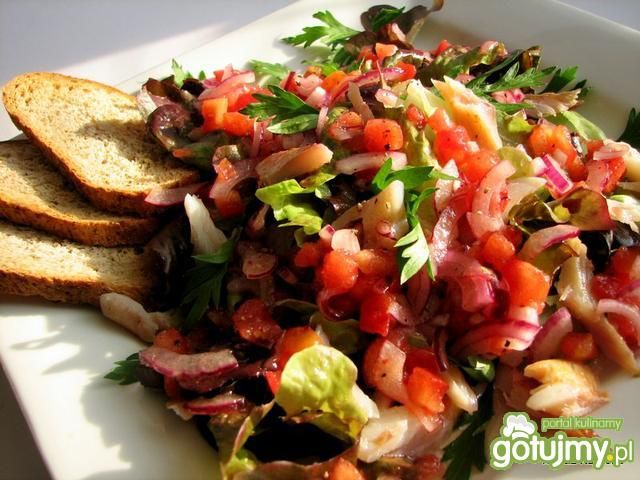 Sałatka z wędzoną sielawą 2