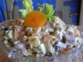 Sałatka z wędzonego kurczaka