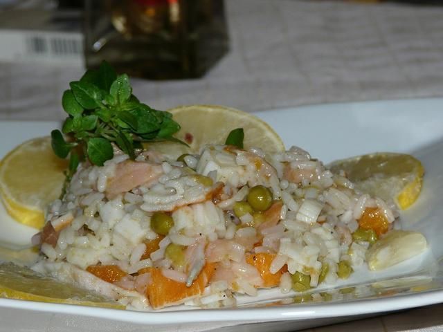 Sałatka z wędzonego łososia Sałatka z wędzonego łososia