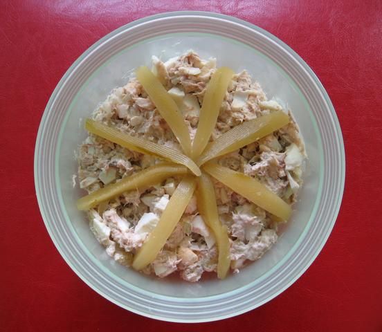 Sałatka z wędzonej makreli