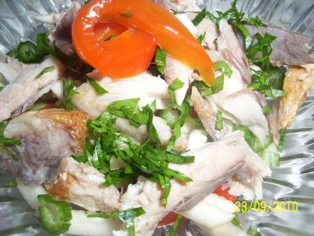 Sałatka z wędzonej ryby Sałatka z wędzonej ryby