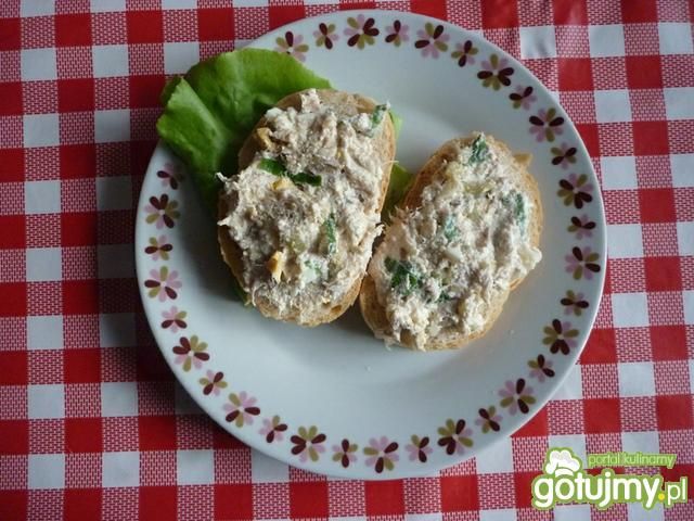 Sałatka z wędzonej ryby 