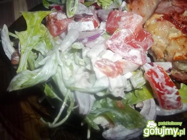 Sałatka z wędzonym boczkiem wg Beatris