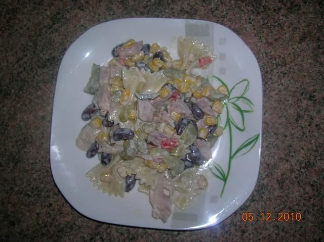 sałatka z wędzonym kurczakiem sałatka z wędzonym kurczakiem