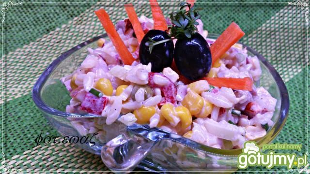 Sałatka z wędzonym kurczakiem zewy Sałatka z wędzonym kurczakiem zewy