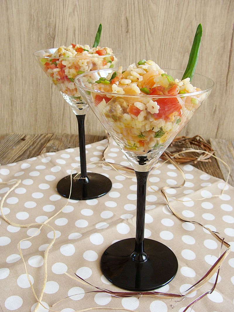 Sałatka z wędzonym łososiem 