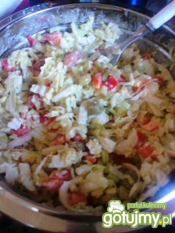 Sałatka z zielonymi oliwkami