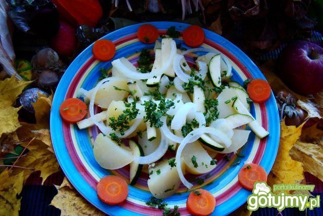 Sałatka z ziemniaków i cukini