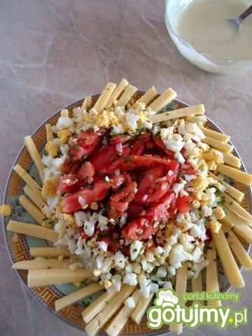 Sałatka z żółtego sera i pomidorów Sałatka z żółtego sera i pomidorów