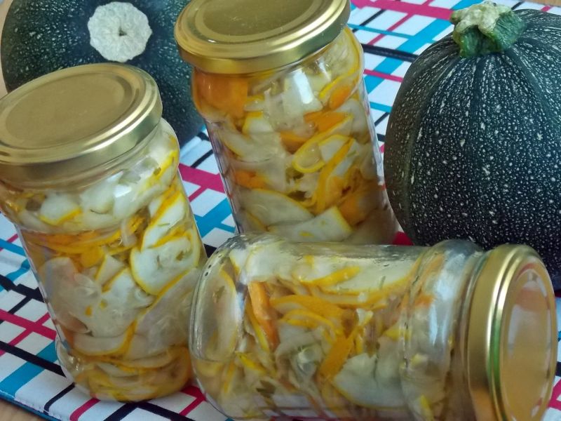 Sałatka z żółtej cukinii