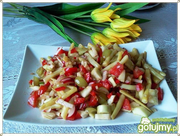 Sałatka z żółtej fasolki i winogron 