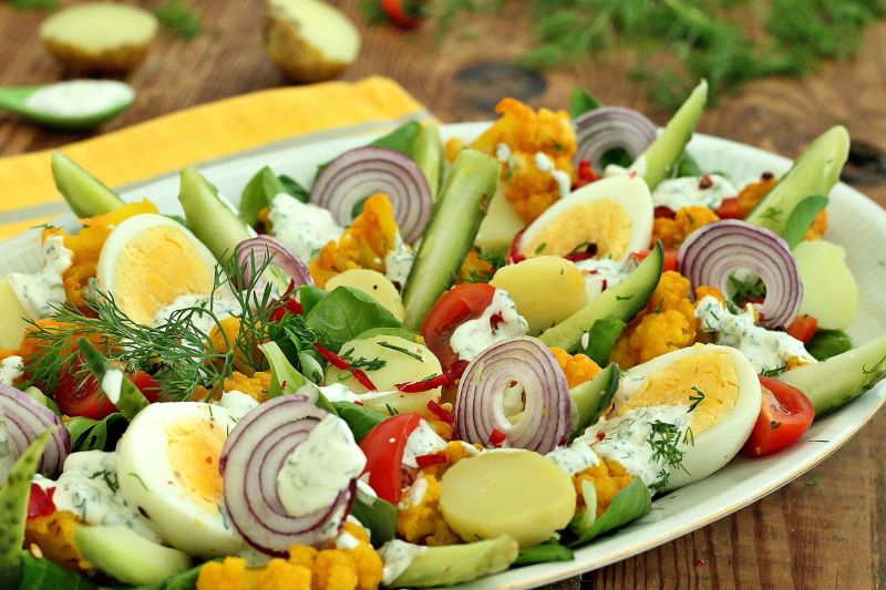 Sałatka z żółtym kalafiorem Sałatka z żółtym kalafiorem