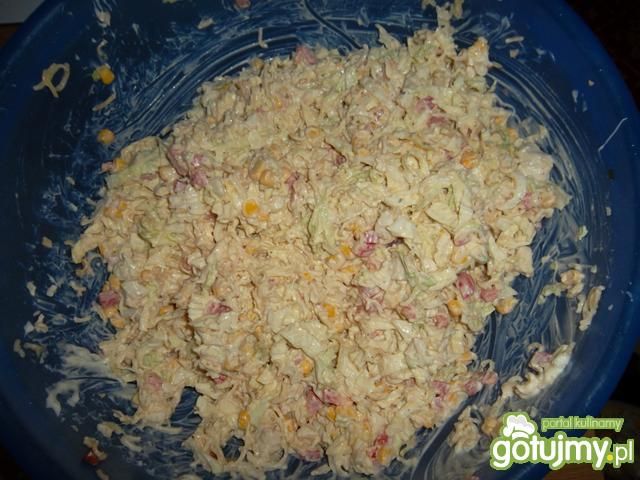 Sałatka z zupek błyskawicznych Sałatka z zupek błyskawicznych