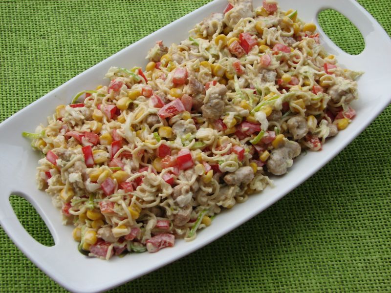 Sałatka z zupek chińskich