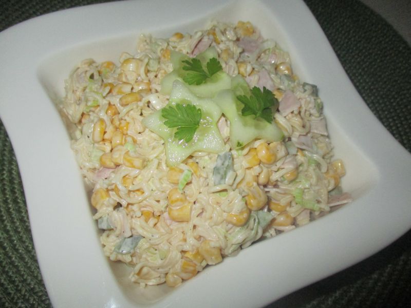 Sałatka z zupek chińskich