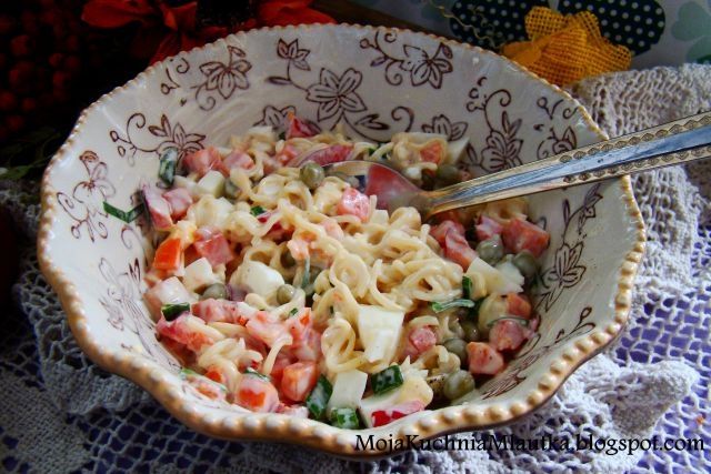 Sałatka z zupki chińskiej i warzyw 