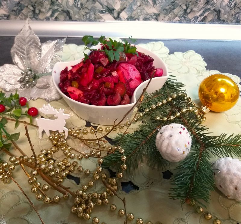 Sałatka ze śledzi z kartoflami