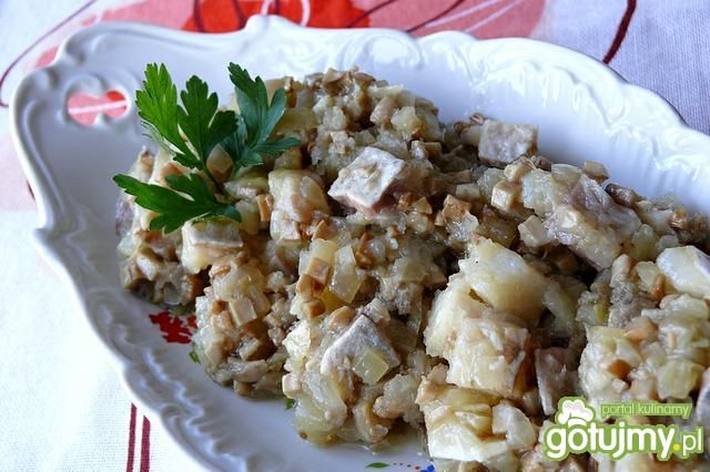 Sałatka ze śledziem i pieczarkami Sałatka ze śledziem i pieczarkami