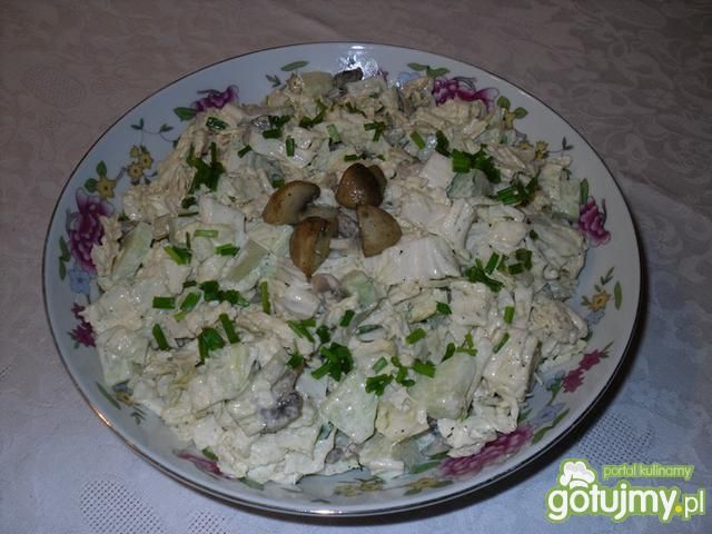 Sałatka ze smażonymi pieczarkami