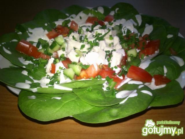 Sałatka ze świeżego szpinaku