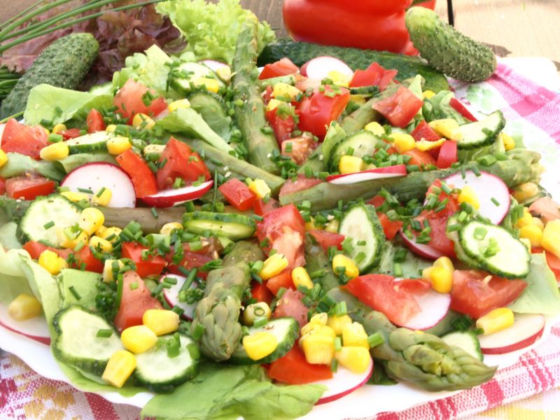 Sałatka ze szparagami