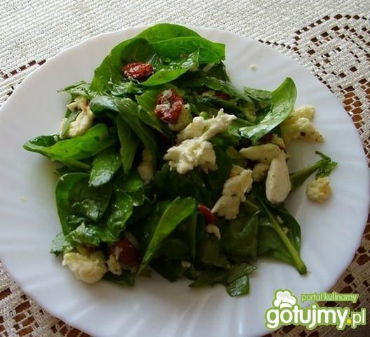 Sałatka ze szpinaku i mozzarelli 