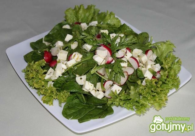 Sałatka ze szpinaku z serem kozim Sałatka ze szpinaku z serem kozim