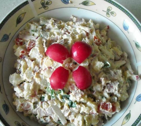 Sałatka ziemnaiczana na bogato ;) Sałatka ziemnaiczana na bogato ;)