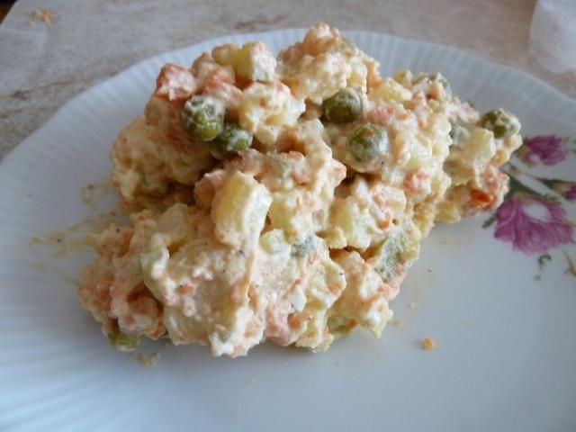 Sałatka ziemniaczana.