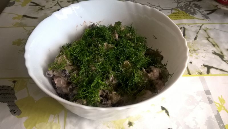 Sałatka ziemniaczana z boczkiem i koperkiem