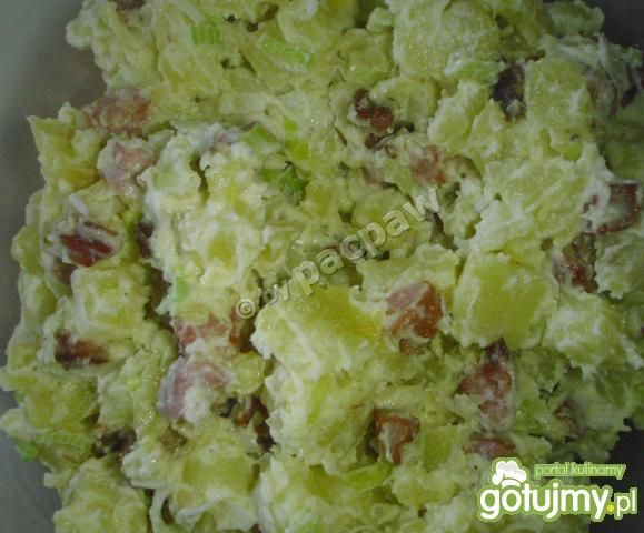 Sałatka ziemniaczana z kiełbasą i porem  Sałatka ziemniaczana z kiełbasą i porem