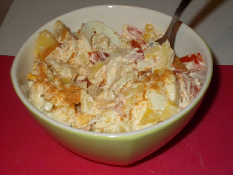 Sałatka ziemniaczana z pomidorem