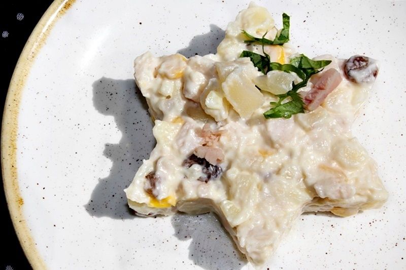 Sałatka ziemniaczana z szynką, ananasem, jabłkiem Sałatka ziemniaczana z szynką, ananasem, jabłkiem