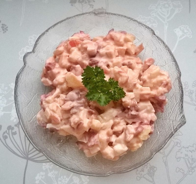 Sałatka ziemniaczana z uraczkami Sałatka ziemniaczana z uraczkami