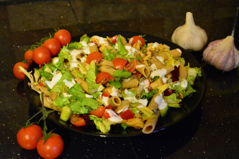 Sałatka zdrowa i kolorowa 