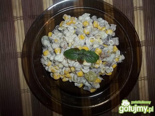 Sałatkaz grzybami i winogronami Sałatkaz grzybami i winogronami