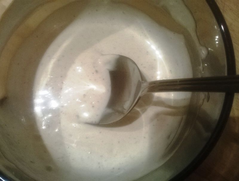 Sałatkowy dip z curry 